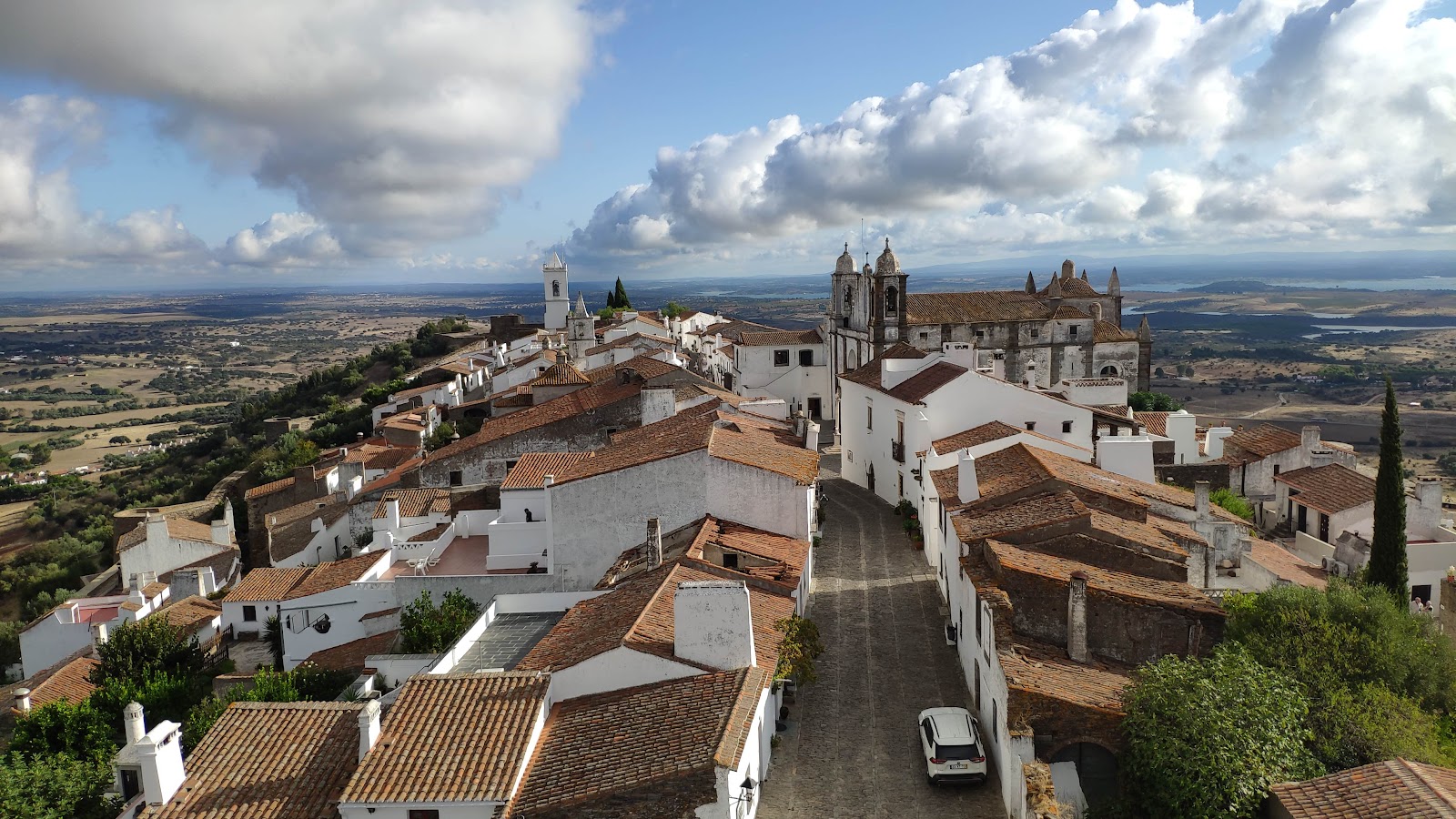 Évora